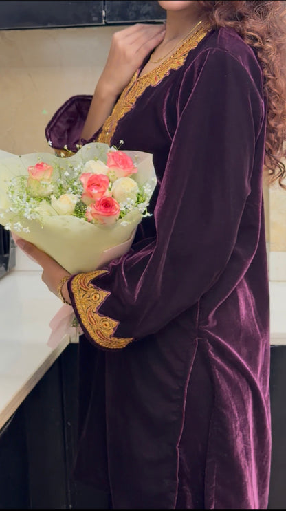 Saanjh velvet suit with tilla embroidery